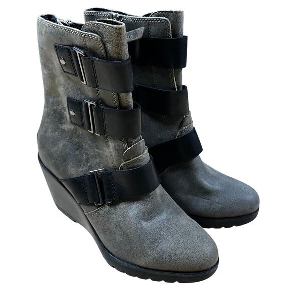 Sorel After Hours Leather Booties Grey Black Buckle Closure Women's Size 7 NWOB - Picture 1 of 6